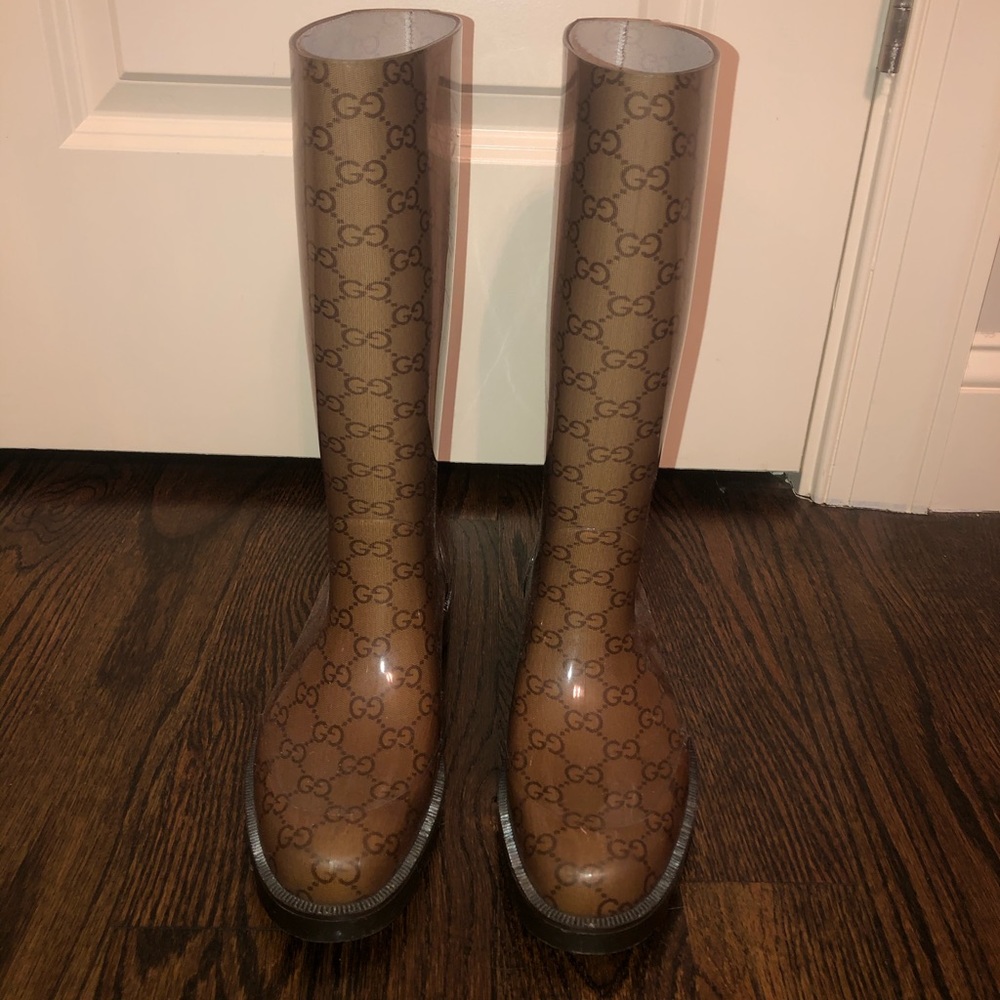 Authentic Gucci rain boots size 37 (womens 7)